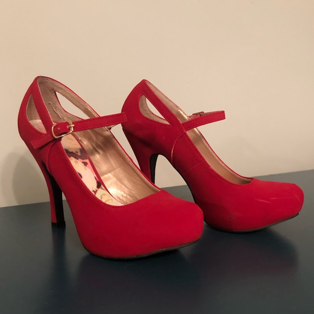 Sexy Red Pumps/Heels with Cutout